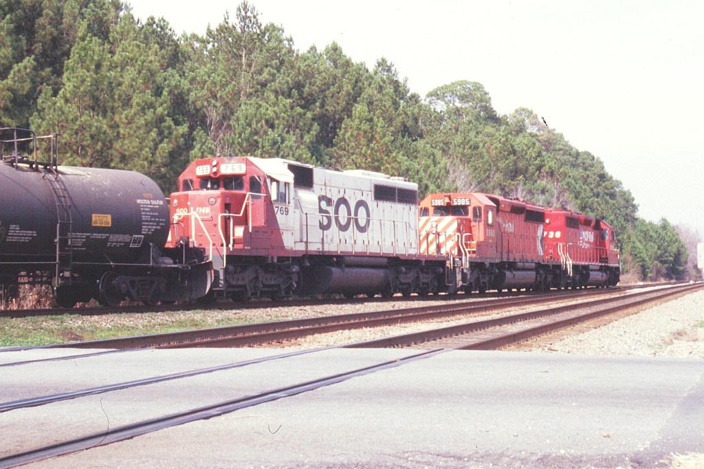 NB empty molten sulfur train